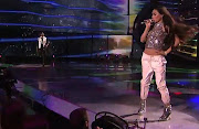 American Idol: Jessica Sanchez and NeYo performs .