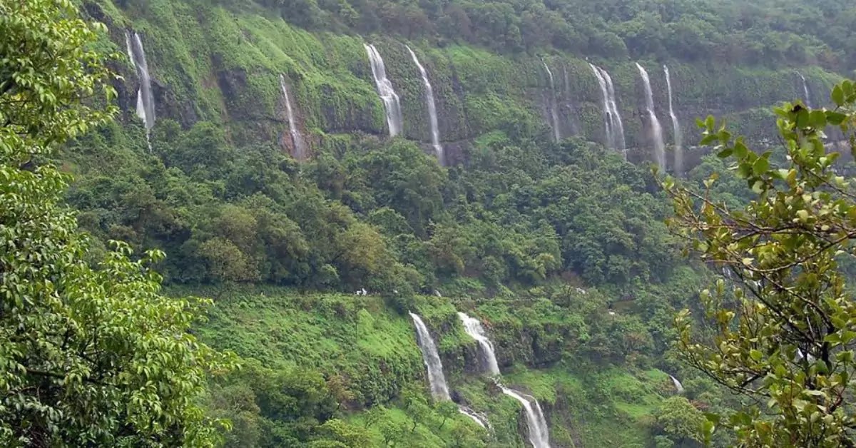 महाराष्ट्रात पावसाळ्यात भेट देण्यासाठी 15 सर्वोत्तम ठिकाणे