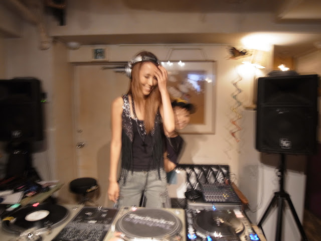 VIBESRECORDS DJ SCHOOLで開催したイベントで、人前DJデビューした生徒さんの写真です。