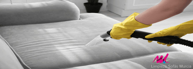 Frecuencia de limpieza de muebles y tapicerías de tu casa