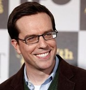 Ed Helms a Csupasz pisztoly újragondolás főszerepében