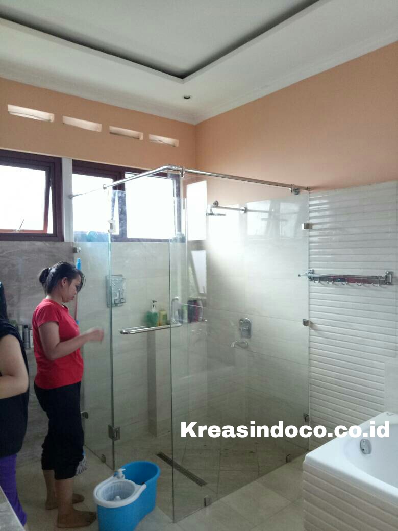 Penyekat Kamar Mandi Kaca Tempered Pemesanan Bu Diky 