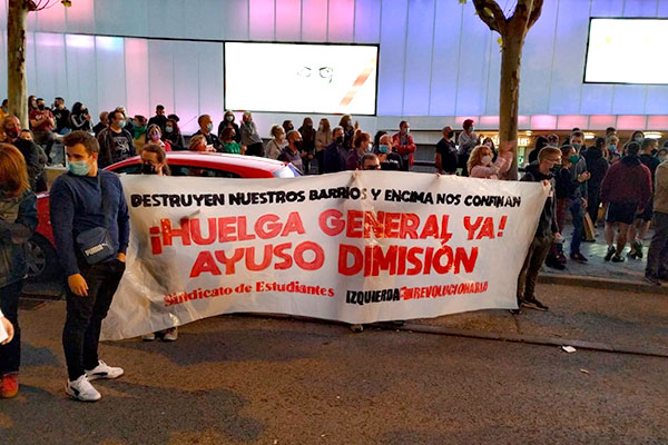 Vallecas en lucha. ¡Fuera policía de nuestros barrios, libertad detenidos!