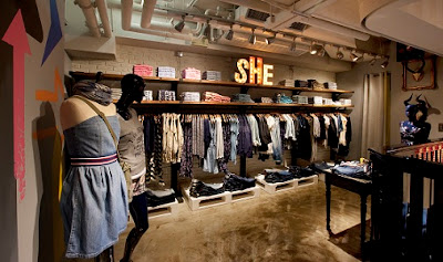 Tommy Hilfiger Debuts American-Inspired Flagship in Paris – Visual  Merchandising and Store Design