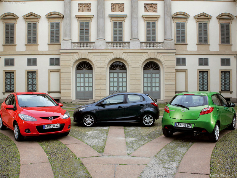 2011 Mazda MAZDA2 Images