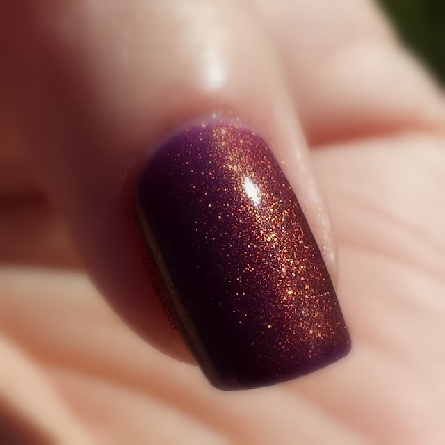 color-shifting-nail-polish