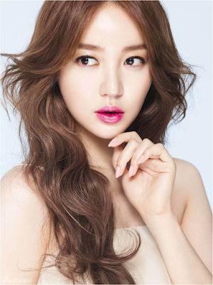 Foto sexy dan biodata Yoon eun Hye