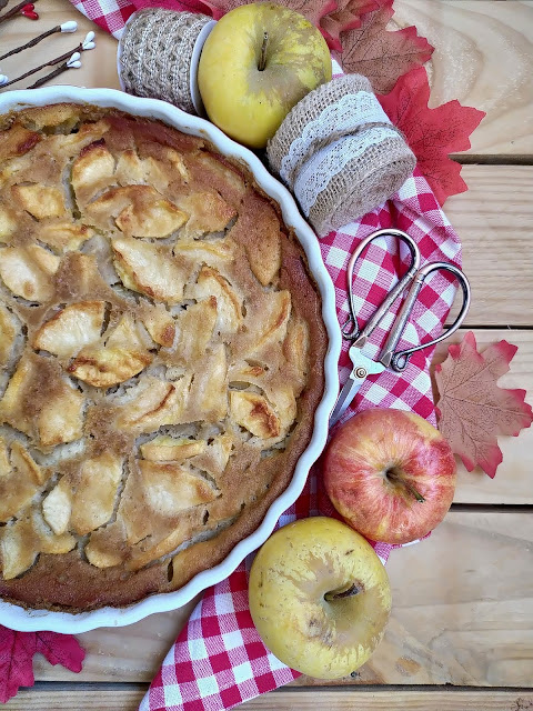 Tarta de manzana de la abuela. Apple pie. Postre, merienda, tarta fácil, rica, saludable. Otoño. Con horno. Cuca