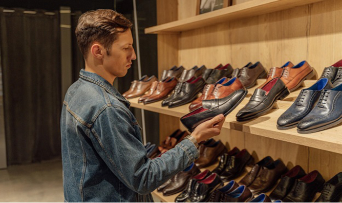 Mau Sepatu Kerja Rekomendasi Buat Pria Yang Kasual & Nyaman, Yuk Intip Disini