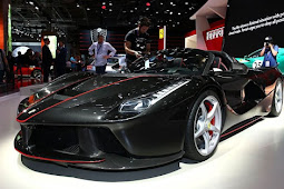 2018 Ferrari Laferrari Aperta 