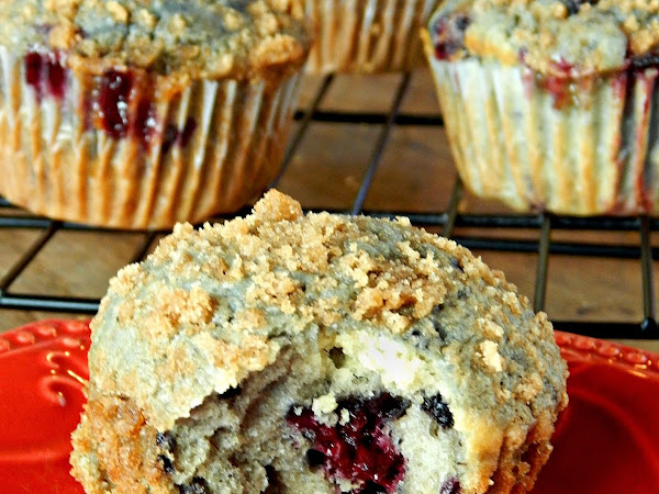 Can't-Eat-Just-One Blackberry Muffins Recipe