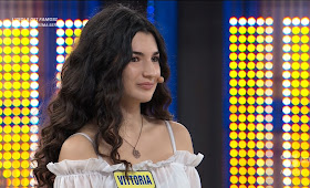 Bella concorrente Vittoria Ridolfi avanti un altro 3 maggio