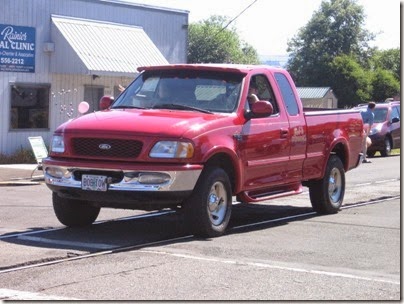 IMG_1741 Bob's Towing 1998 Ford F-150 Lariat 50th Anniversary Edition in the Rainier Days in the Park Parade on July 12, 2008