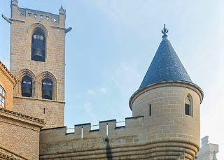  FOTO de Descubriendo el PALACIO REAL DE OLITE de España 