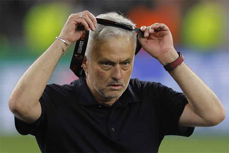 AS Roma s Portuguese coach Jose Mourinho