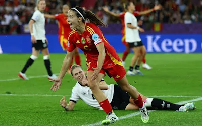 Penonton Jerman vs Spanyol di Allianz Arena" title="Suasana penonton di Allianz Arena