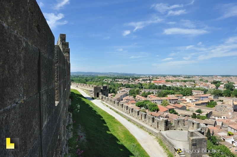 La ville moderne de Carcassonne vue des remparts photo pascal blachier
