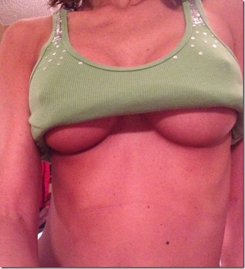 sexy-no-bra-girls-15