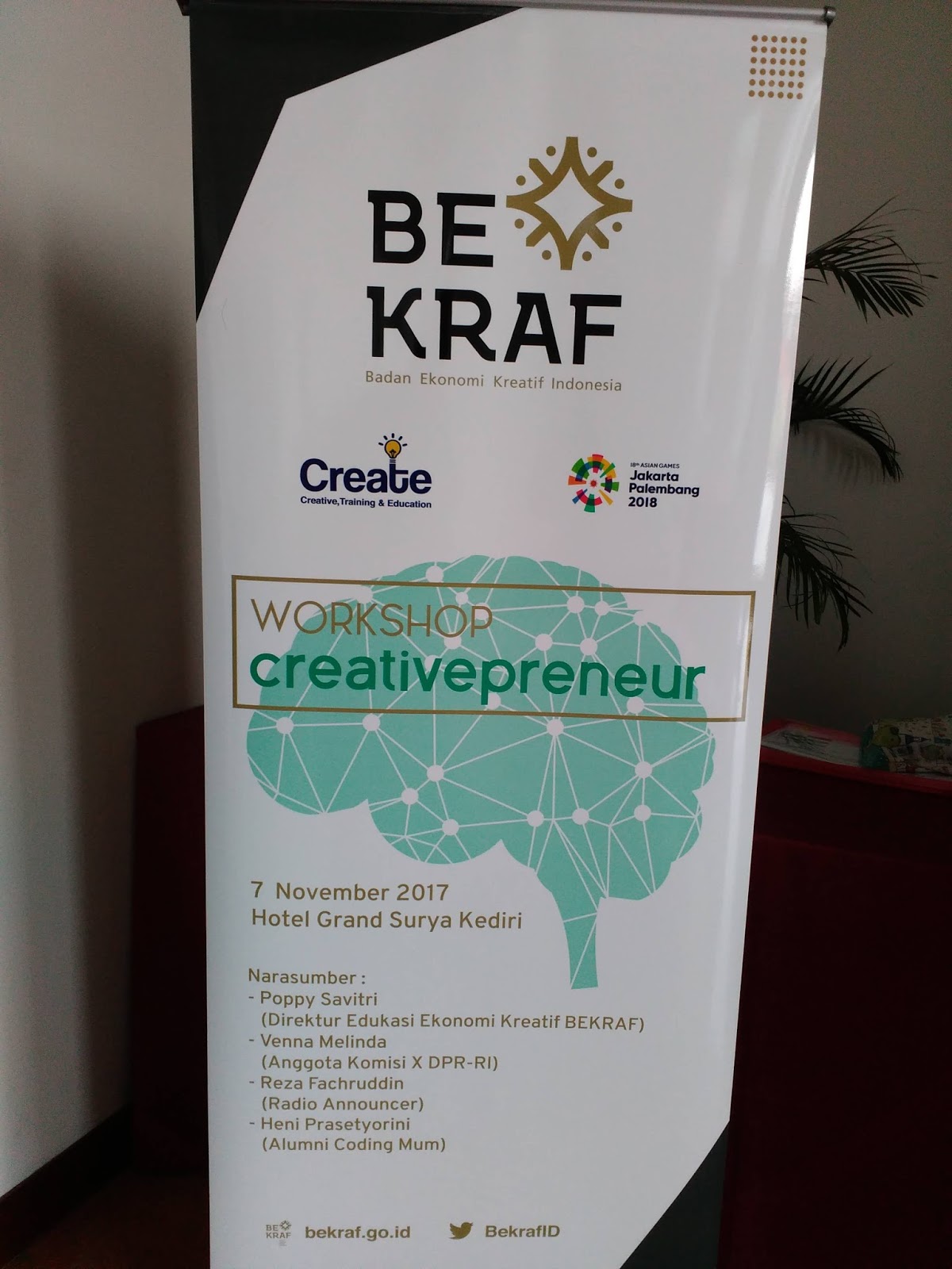 Menjadi Narasumber Talkshow Creativepreneur Di Kediri Sebagai Alumni