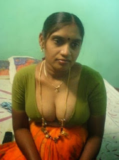 Tamil Aunty Saradha Hot Green Blouse Mulai Photos