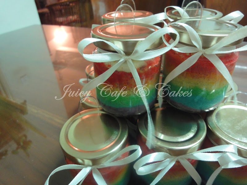 JUICY CAFE: RAINBOW CAKE IN JAR