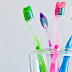 7 coisas extremamente nojentas que podem estar na sua escova de dente que você não sabia