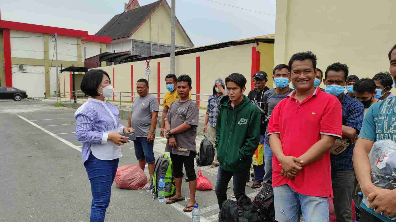 Polda Sumut Pulangkan PMI Berjumlah 81 Orang ke Daerah Masing- Masing