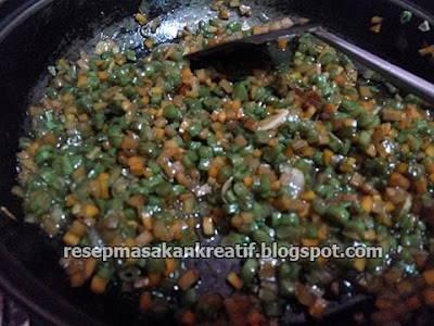  Cukup dengan cara sederhana untuk membikin roti goreng yang empuk lembut dan juga lezat Resep Roti Goreng Enak Empuk Isi Sayuran