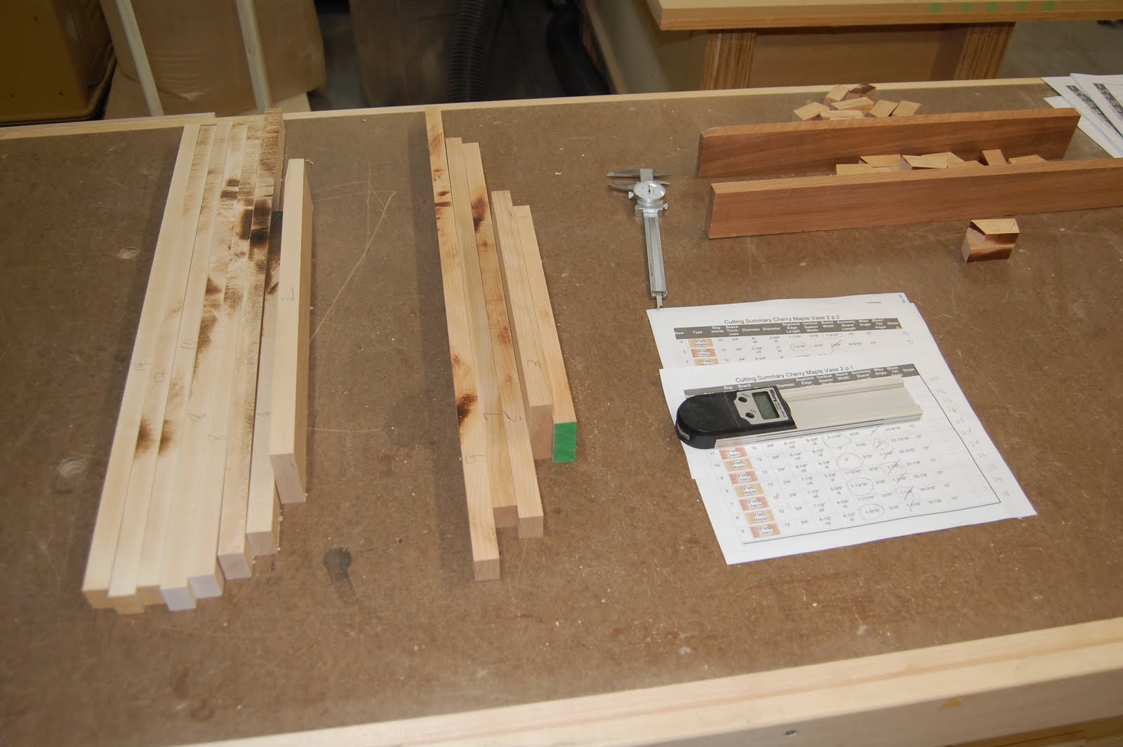 Easy Desk Woodworking Plans : Industrial Dust Collectors