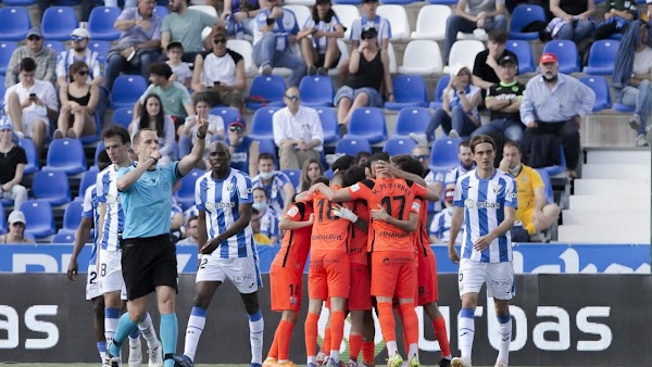 El Málaga mantiene los 7 puntos del descenso