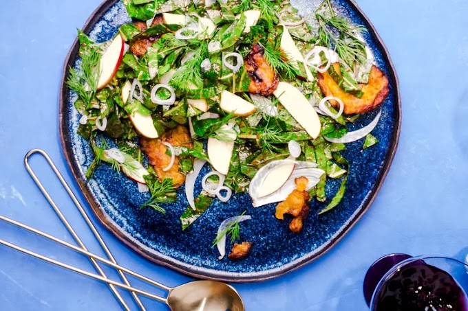 Collard and Fennel Salad with Crispy Plantain