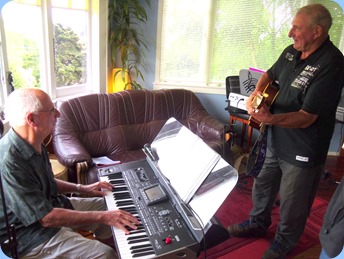 Kevin Johnston jamming with John Perkin