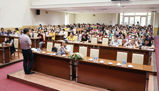 Đồng chí Phạm Chánh Trung, Chi cục Trưởng Chi cục  Dân số TPHCM tập huấn bồi dưỡng nâng cao kiến thức,  kỹ năng nghiệp vụ công tác dân số. (Ảnh: MH)