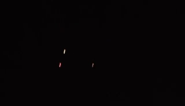 UFO triangular formation of three objects SC, US 2016-08-26