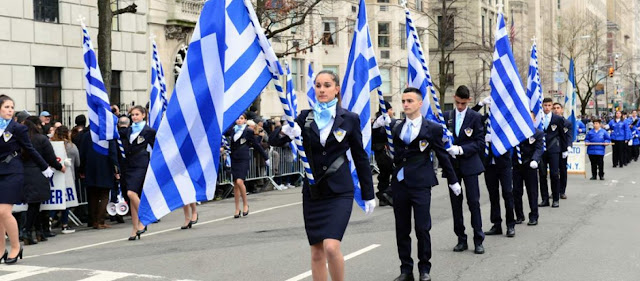 Ο ΣΥΡΙΖΑ «ποινικοποιεί» την αριστεία: «Σημαιοφόροι μόνο από κλήρωση» – Μη υποχρεωτικός ο εκκλησιασμός