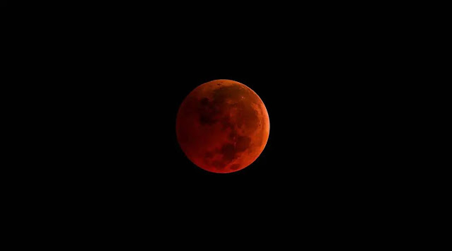 Lunar-Eclipse-Blood-Moon-2022