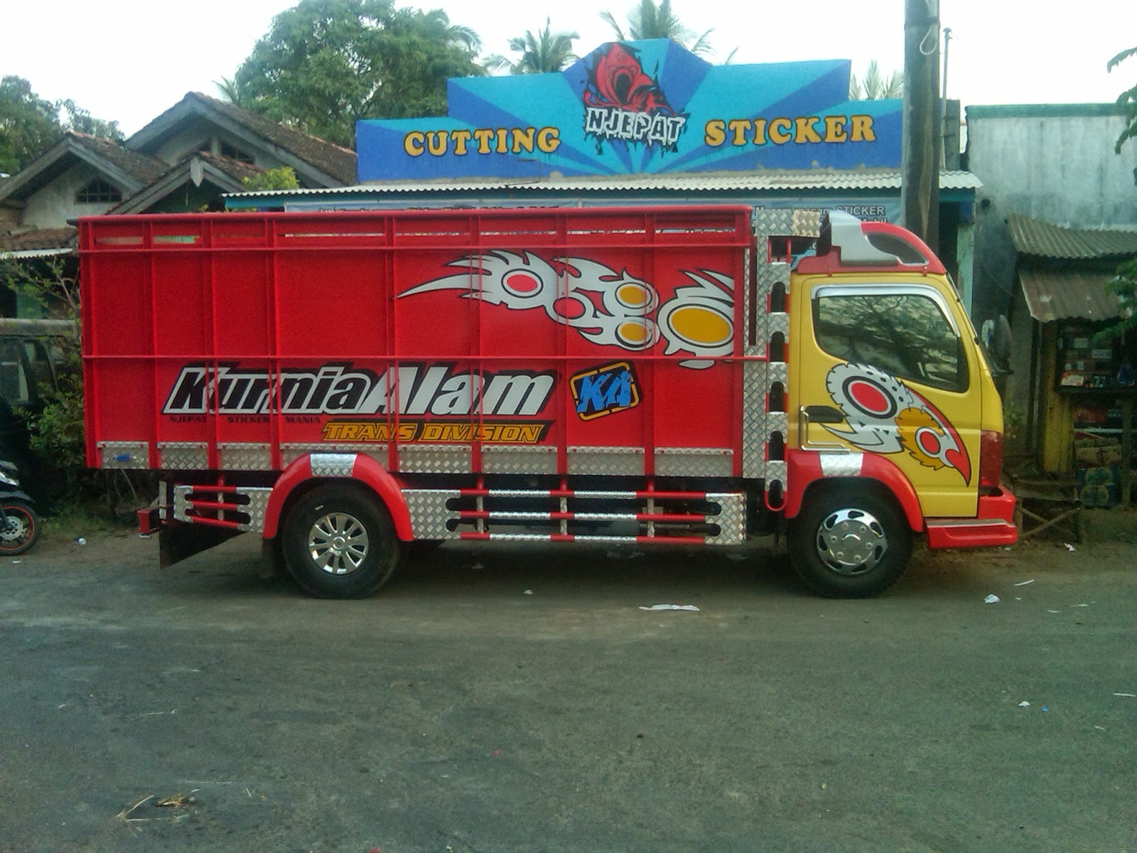 Kumpulan Cutting  Sticker  Mobil  Truk  Terlengkap Rekanotomotif