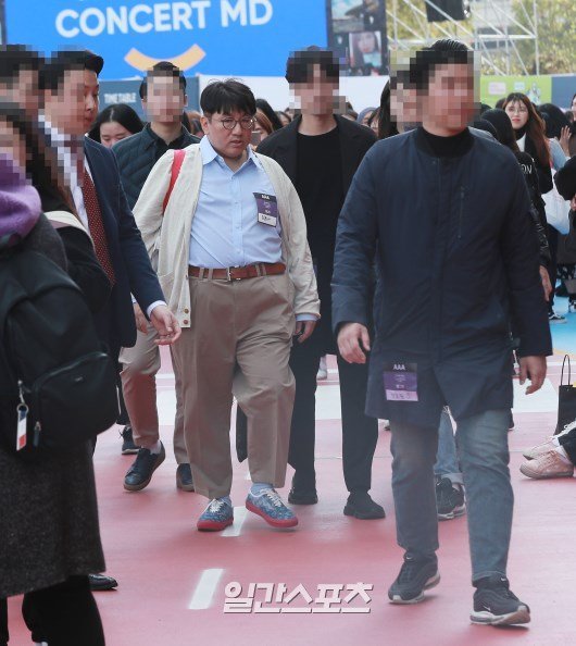Bang Si Hyuk Looks Fatter, Korean Netizens Were Worried