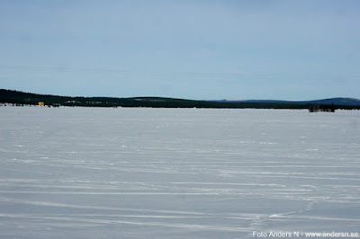 frusen sjö lappland norrland