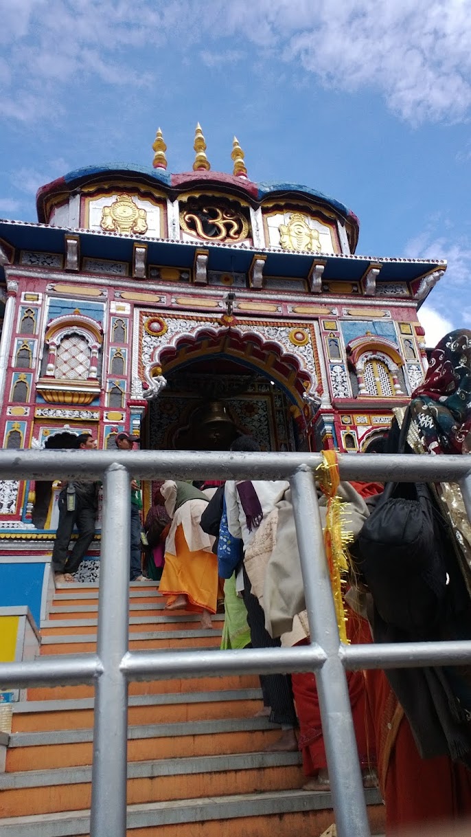 Badrinath temple (www.abhitraveldiary.com)