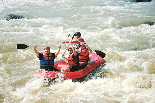 Arung Jeram Sungai Citarik Kunjungan Rekreasi