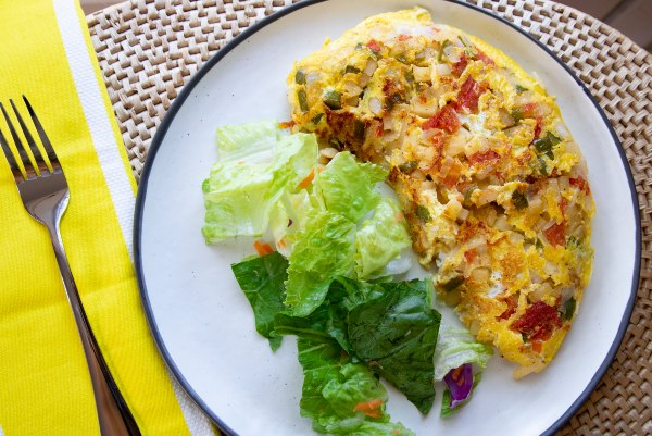 Omelet with Apples and Veggies