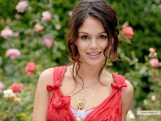 Actress Rachel Bilson