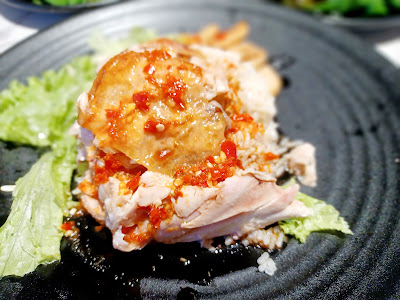 Makan Nasi Ayam Sedap Di Food Garden KLIA