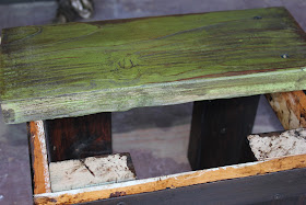 reclaimed wood stool tutorial http://bec4-beyondthepicketfence.blogspot.com/2011/08/stool-tute-tute.html