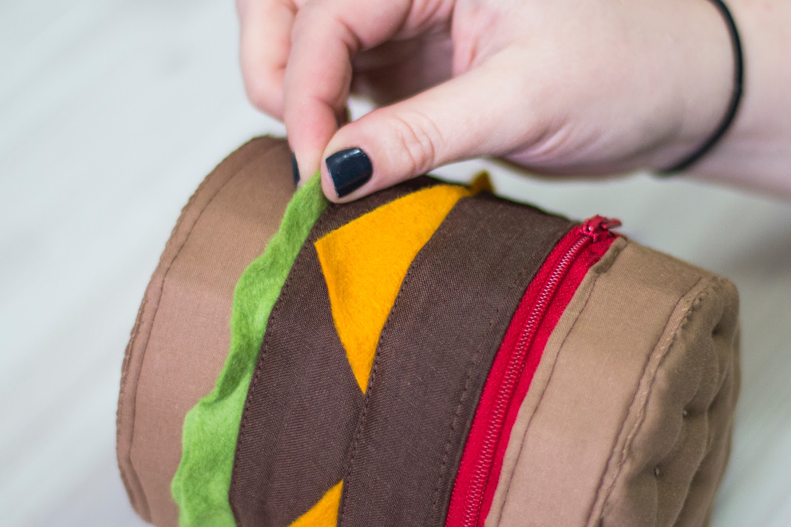 Burger Zipped Pouch DIY Tutorial