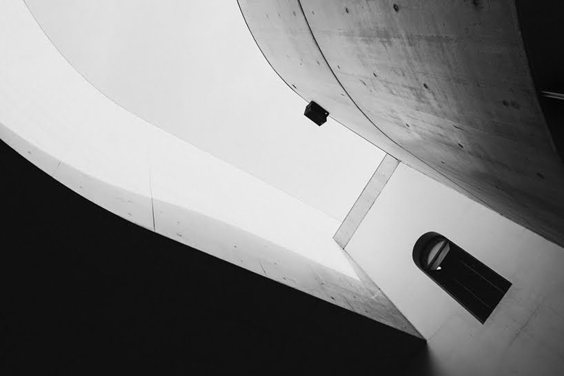 MAXXI: Fotografías de un edificio abstracto y geométrico