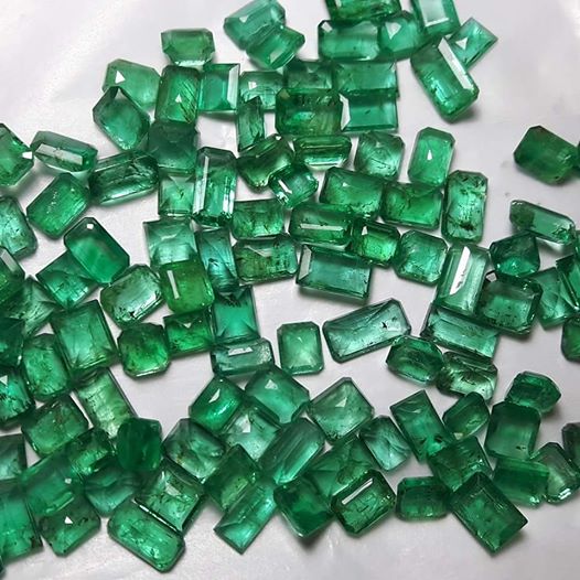 Đá Emerald Ngọc Lục Bảo