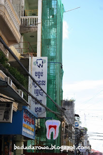 Gabinet dentystyczny w Kambodży. Dental surgery in Cambodia.