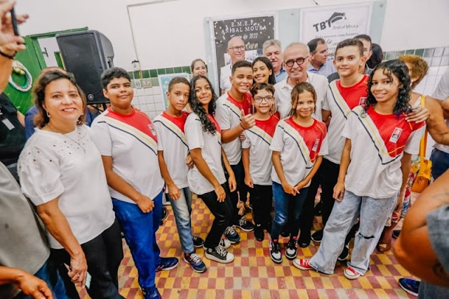 Cícero Lucena assina Ordem de Serviço para reestruturação de escola em Cruz das Armas